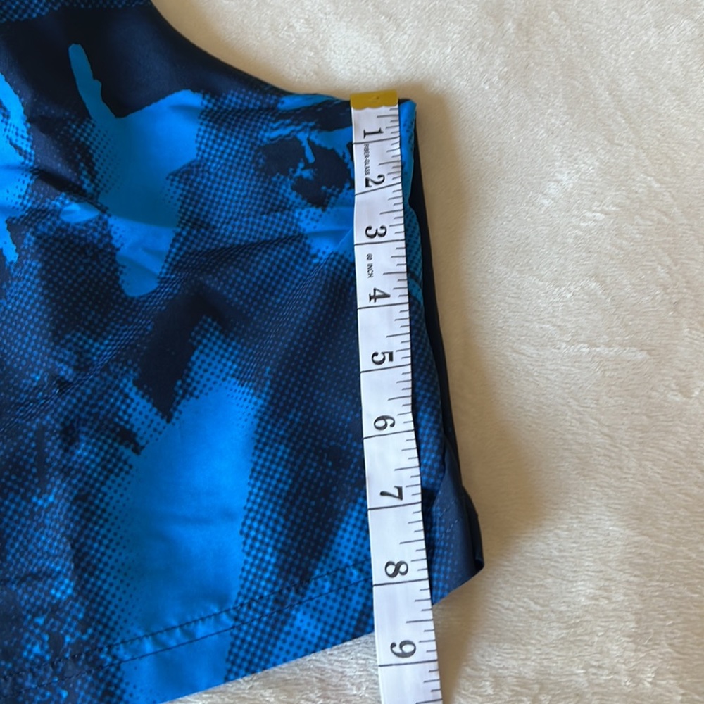Under Armour Swim Trunks Size Large - Picture 10 of 12